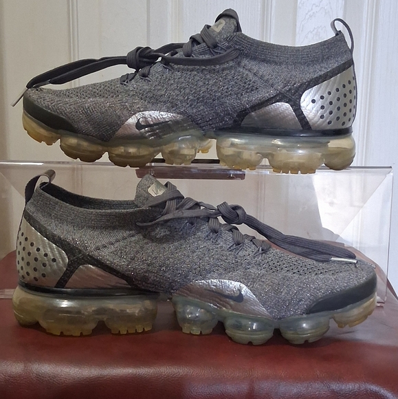 Nike Gray VaporMax Flyknit Men's Shoes - Picture 4 of 8